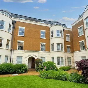 Osborne House - One Bedroom Ground Floor With Parking Apartment Southampton